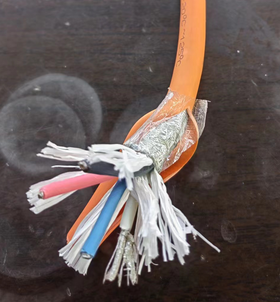 16941551125600.jpg 耐火型低煙無鹵電纜.jpg